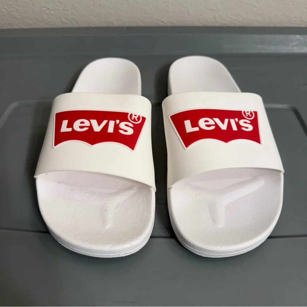 Levi's Red Logo White Slide Sandals